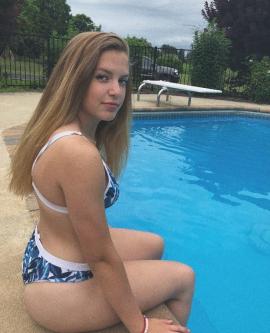 Sophia 28 Netflix, Snacks & Bad Decisions, Billings