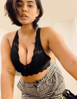 Sophisticated Woman Seeking a Man Who Enjoys Pleasant Company, Denver – 24