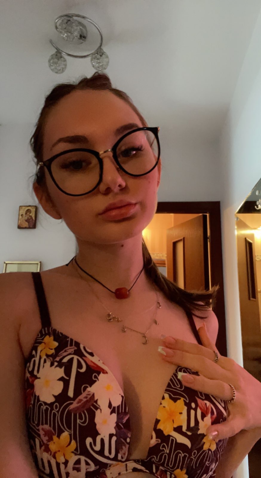 Sweet sexy girl horny tight pussy incall/outcall and car call available 24/7 call me +13055218452