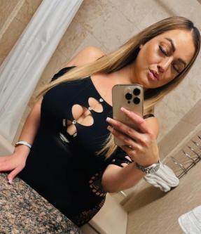 Curvy Busty Beautiful Italian, Phoenix – 32