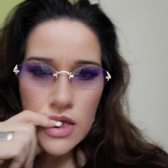 Curvy woman looking for younger female to play with no strings, Benbrook