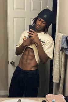 Needing some pussy to eat any age any size no men, Fayetteville – 21