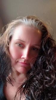 Curvy woman looking for younger female to play with no strings, Benbrook – 49