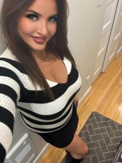 LONELY MILF SEEKING MEN FOR NO STRINGS ATTACHED RELATIONSHIP, Los Angeles – 32
