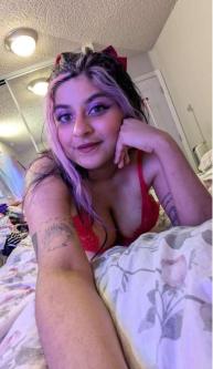 Warm Breeze Lady Ready for Fun and Nice Vibes, High Point – 24