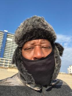 Horny Man with a BBC wants oral or Handjob and loves porn, Dc – 45