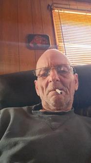 I'd love to suck on some nice dicks eat some c**, Lansing – 66