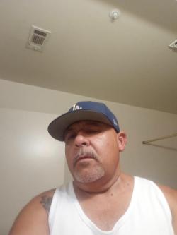 Looking for single hot woman, Fontana
