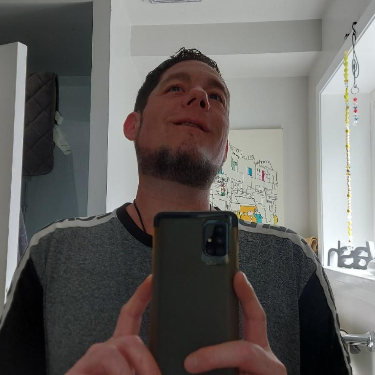 Single 49m looking for a date / relationship / fwb guildford, Guildford