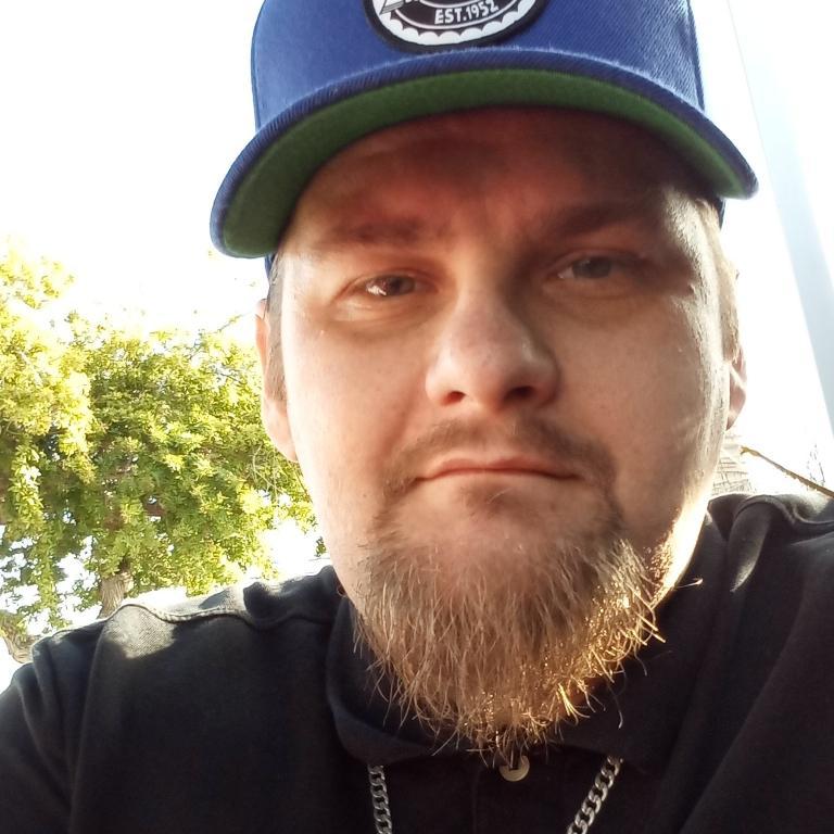 looking for someone in the area just moved here, Huntington Beach