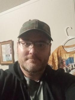 41 year old veteran Looking for nsa fun, LAWRENCEBURG